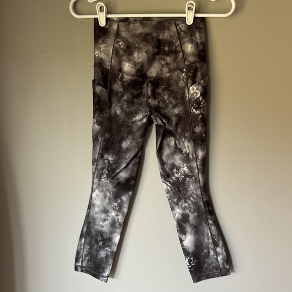 Athleta Salutation Capri Women’s Grey Athletic Leggings - Picture 4 of 7